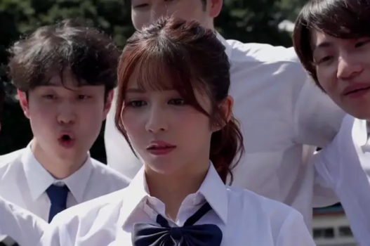 SONE-619 Nữ sinh Nhật Bản bị bạn thân hại